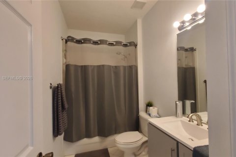 Casa en alquiler en Homestead, Florida, 3 dormitorios, 128.21 m2 № 2043367 - foto 11