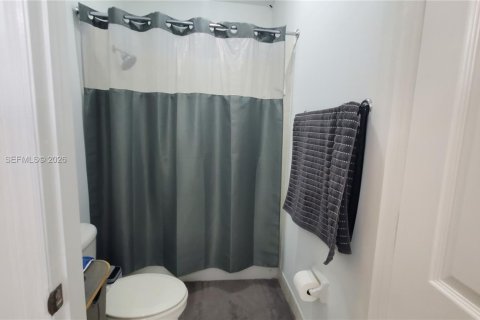 Casa en alquiler en Homestead, Florida, 3 dormitorios, 128.21 m2 № 2043367 - foto 10