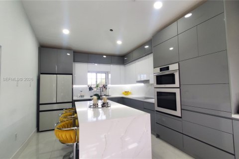 Casa en alquiler en Homestead, Florida, 3 dormitorios, 128.21 m2 № 2043367 - foto 3