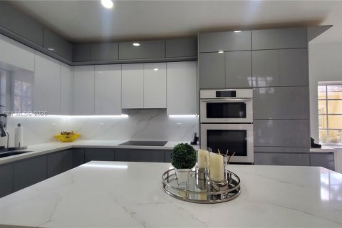 Casa en Homestead, Florida 3 dormitorios, 128.21 m2 № 2043367