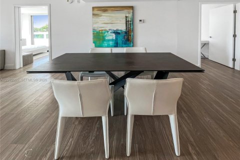 Condo in Bay Harbor Islands, Florida, 3 bedrooms  № 2066069 - photo 5