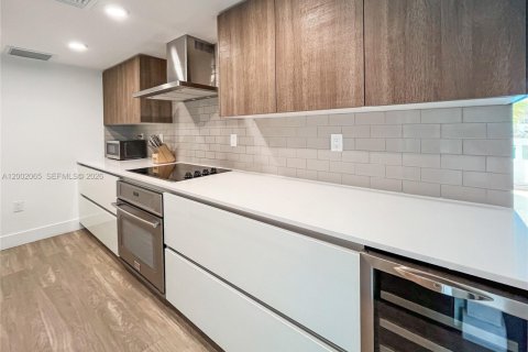 Condo in Bay Harbor Islands, Florida, 3 bedrooms  № 2066069 - photo 12