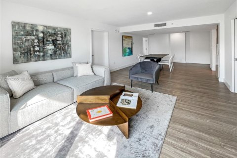 Condo in Bay Harbor Islands, Florida, 3 bedrooms  № 2066069 - photo 10