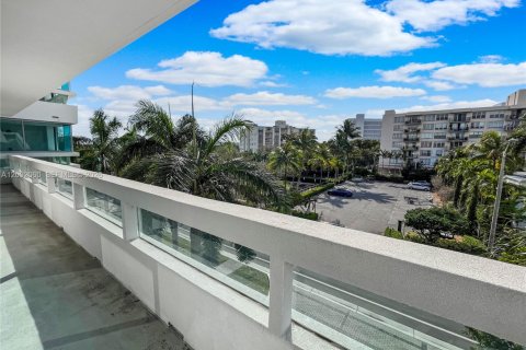 Condo in Bay Harbor Islands, Florida, 3 bedrooms  № 2066069 - photo 8