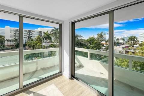 Condo in Bay Harbor Islands, Florida, 3 bedrooms  № 2066069 - photo 15