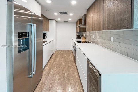 Condo in Bay Harbor Islands, Florida, 3 bedrooms  № 2066069 - photo 11