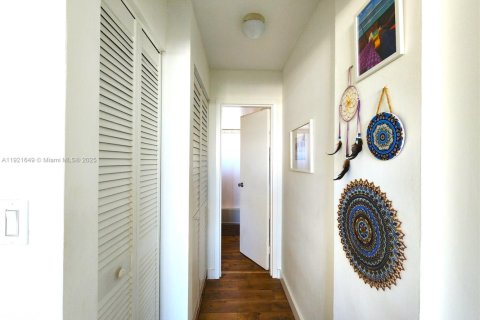 Купить кондоминиум в Майами-Бич, Флорида 1 спальня, 76.64м2, № 1975336 - фото 7