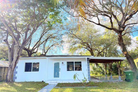 Купить виллу или дом в Форт-Лодердейл, Флорида 2 спальни, 88.07м2, № 1974418 - фото 1