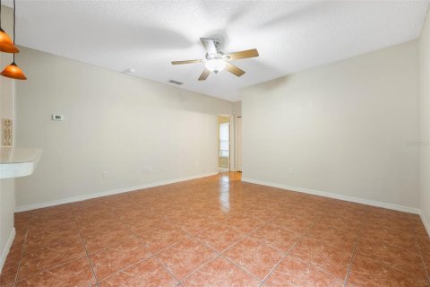 Casa en venta en Kissimmee, Florida, 4 dormitorios, 162.02 m2 № 1912212 - foto 8