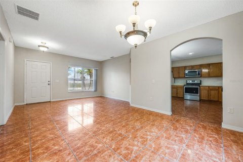 Casa en venta en Kissimmee, Florida, 4 dormitorios, 162.02 m2 № 1912212 - foto 5