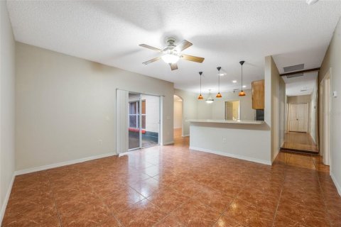 Casa en venta en Kissimmee, Florida, 4 dormitorios, 162.02 m2 № 1912212 - foto 9