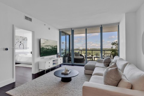 Condo in Miami, Florida, 2 bedrooms  № 1931190 - photo 15