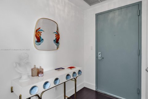 Condo in Miami, Florida, 2 bedrooms  № 1931190 - photo 6