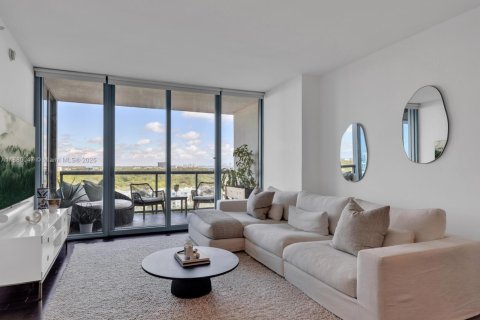 Condo in Miami, Florida, 2 bedrooms  № 1931190 - photo 14