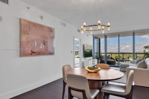 Condo in Miami, Florida, 2 bedrooms  № 1931190 - photo 12