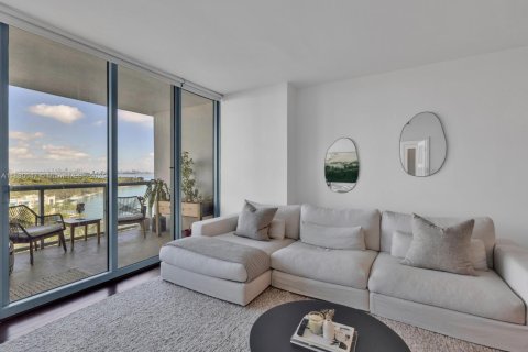 Condo in Miami, Florida, 2 bedrooms  № 1931190 - photo 16