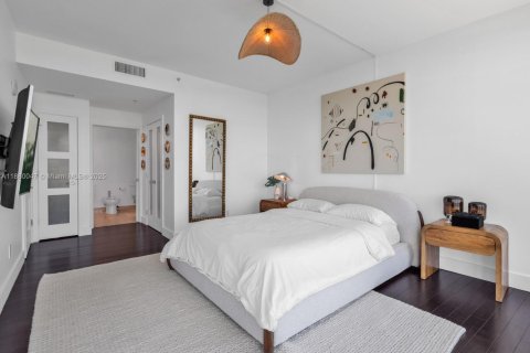 Condo in Miami, Florida, 2 bedrooms  № 1931190 - photo 24