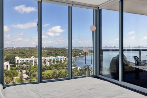 Condo in Miami, Florida, 2 bedrooms  № 1931190 - photo 28