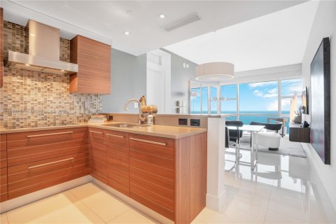 Купить кондоминиум в Майами-Бич, Флорида 1 спальня, 69.49м2, № 1951795 - фото 12