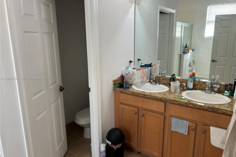 Touwnhouse à vendre à Pembroke Pines, Floride: 3 chambres, 168.8 m2 № 1986559 - photo 11