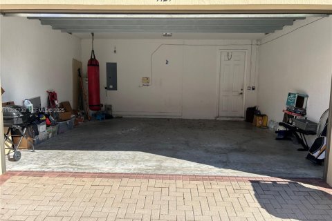 Touwnhouse à vendre à Pembroke Pines, Floride: 3 chambres, 168.8 m2 № 1986559 - photo 13