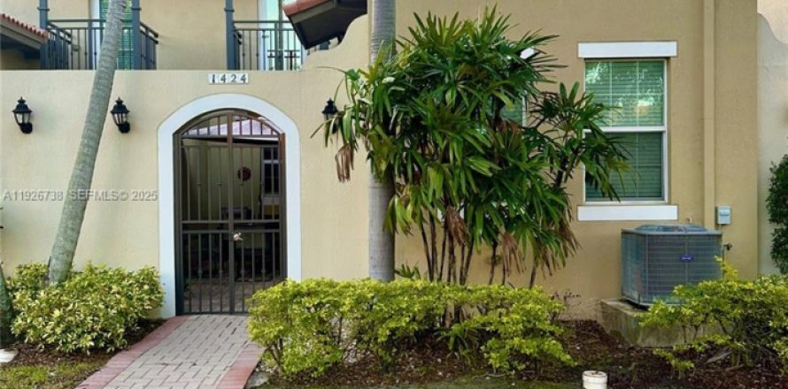 Touwnhouse à Pembroke Pines, Floride 3 chambres, 168.8 m2 № 1986559