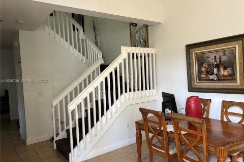 Touwnhouse à vendre à Pembroke Pines, Floride: 3 chambres, 168.8 m2 № 1986559 - photo 4