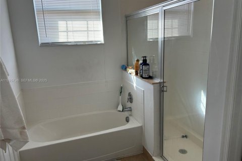 Touwnhouse à vendre à Pembroke Pines, Floride: 3 chambres, 168.8 m2 № 1986559 - photo 12