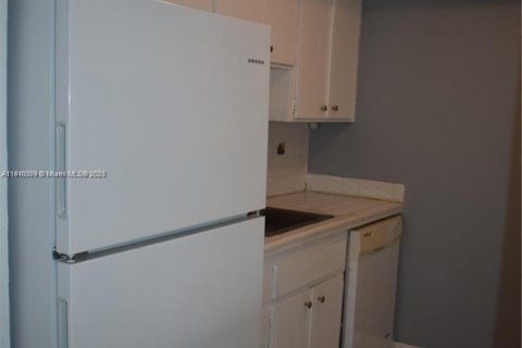 Copropriété à louer à North Miami, Floride: 1 chambre, 100.33 m2 № 1966585 - photo 5