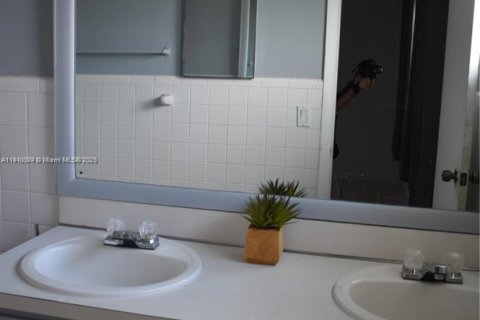 Copropriété à louer à North Miami, Floride: 1 chambre, 100.33 m2 № 1966585 - photo 13