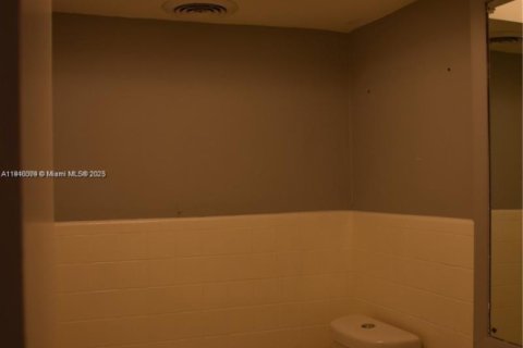 Copropriété à louer à North Miami, Floride: 1 chambre, 100.33 m2 № 1966585 - photo 8