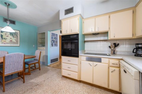 Купить виллу или дом в Сарасота, Флорида 9 комнат, 114.55м2, № 2092845 - фото 16