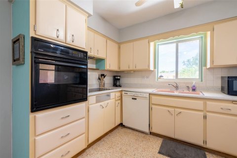 Купить виллу или дом в Сарасота, Флорида 9 комнат, 114.55м2, № 2092845 - фото 15