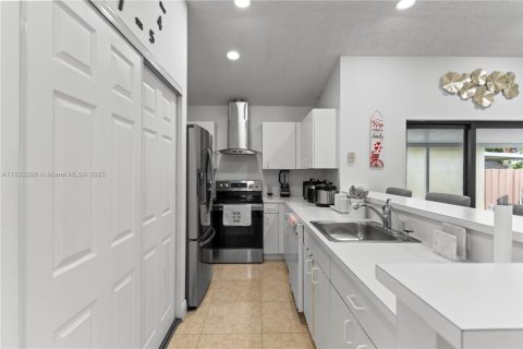 House in Miami Gardens, Florida 3 bedrooms, 117.34 sq.m. № 1814617 - photo 18