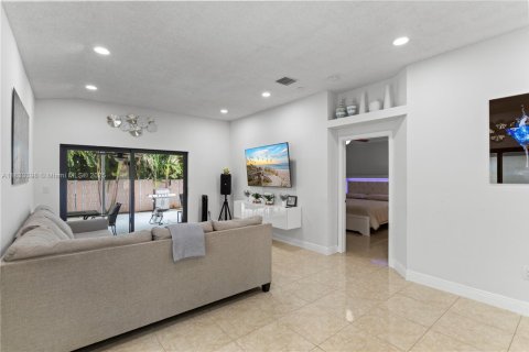 House in Miami Gardens, Florida 3 bedrooms, 117.34 sq.m. № 1814617 - photo 26