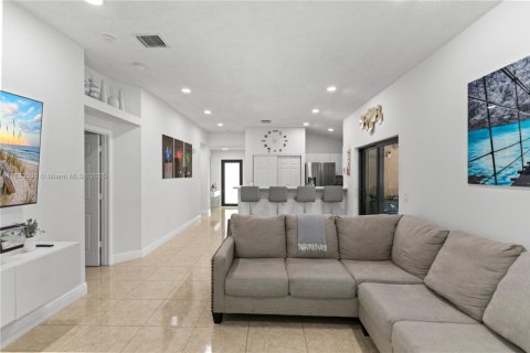 House in Miami Gardens, Florida 3 bedrooms, 117.34 sq.m. № 1814617 - photo 30