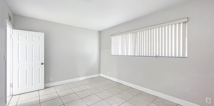 Casa en Plantation, Florida 4 dormitorios, 242.47 m2 № 1185261