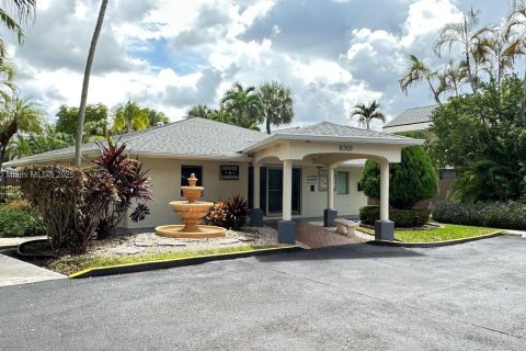 Condo in Miami, Florida, 1 bedroom  № 1922002 - photo 4