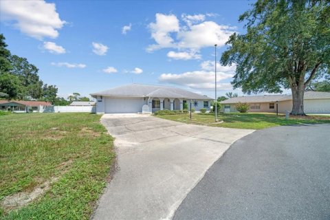 Villa ou maison à vendre à Beverly Hills, Floride: 2 chambres, 149.02 m2 № 1885203 - photo 15