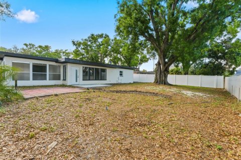 House in Tampa, Florida 5 bedrooms, 250.37 sq.m. № 2092635 - photo 30