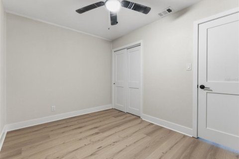 House in Tampa, Florida 5 bedrooms, 250.37 sq.m. № 2092635 - photo 23