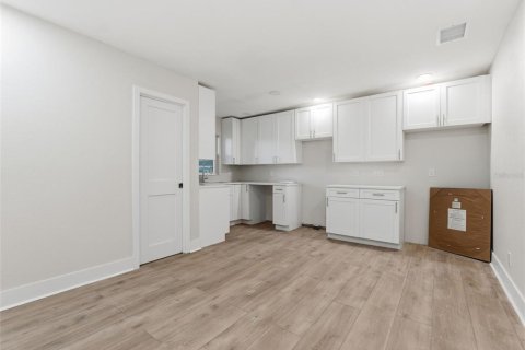 House in Tampa, Florida 5 bedrooms, 250.37 sq.m. № 2092635 - photo 29