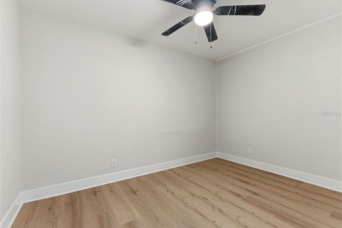 House in Tampa, Florida 5 bedrooms, 250.37 sq.m. № 2092635 - photo 22