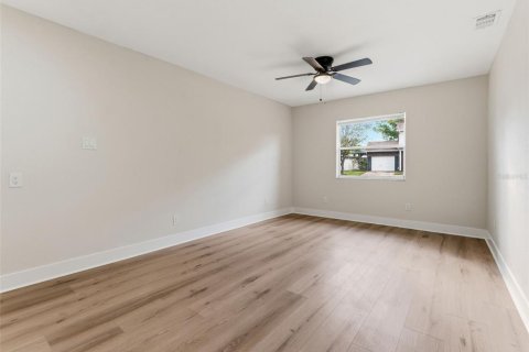 House in Tampa, Florida 5 bedrooms, 250.37 sq.m. № 2092635 - photo 16