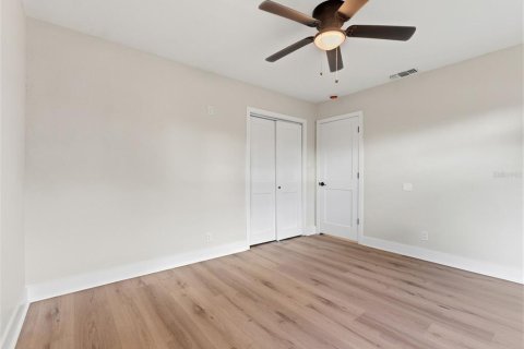 House in Tampa, Florida 5 bedrooms, 250.37 sq.m. № 2092635 - photo 21