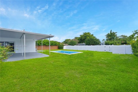 House in Hollywood, Florida 4 bedrooms № 2076500 - photo 22