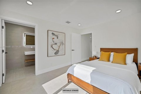 House in Hollywood, Florida 4 bedrooms № 2076500 - photo 11