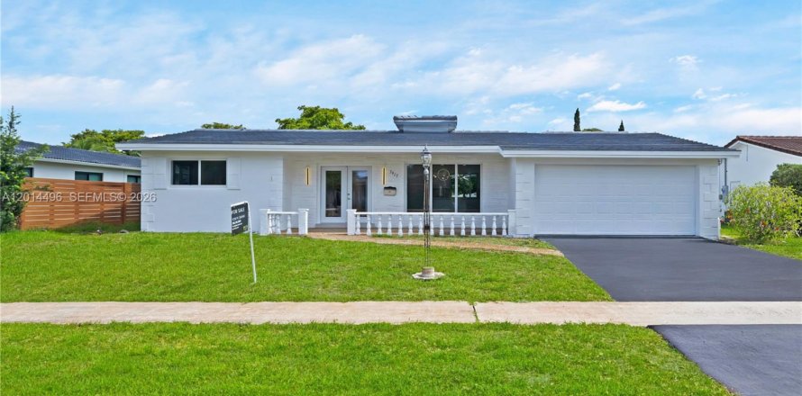 House in Hollywood, Florida 4 bedrooms № 2076500
