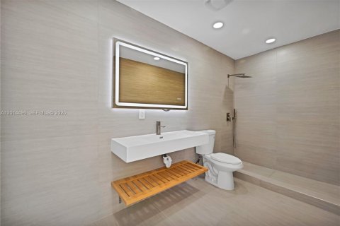 House in Hollywood, Florida 4 bedrooms № 2076500 - photo 12
