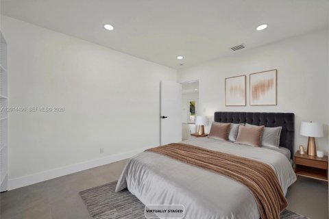 House in Hollywood, Florida 4 bedrooms № 2076500 - photo 13